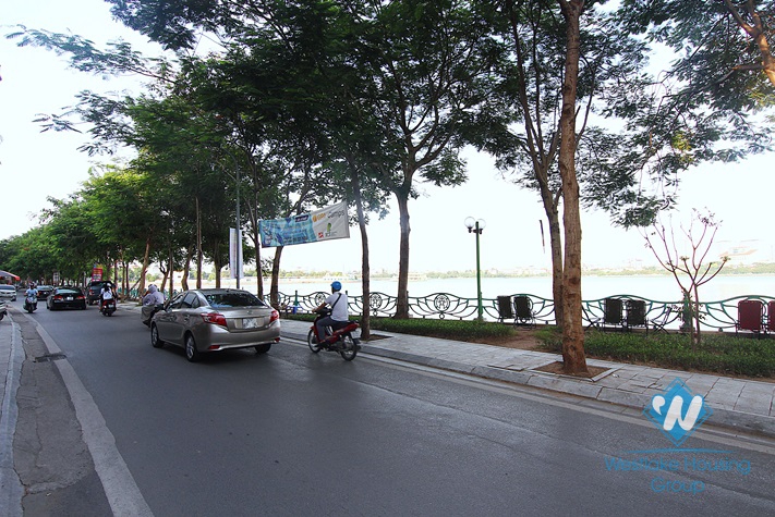 Reasonable price house for rent in Nhat Chieu st, Tay Ho